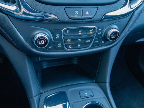 Used 2024 Chevrolet Equinox RS FWD image 18