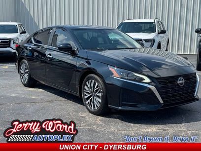 Used 2024 Nissan Altima 2.5 SV w/ SV Premium Package