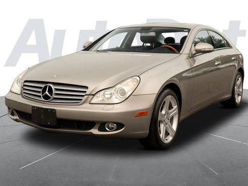 Used 2006 Mercedes-Benz CLS 500 w/ Entertainment Pkg image 5