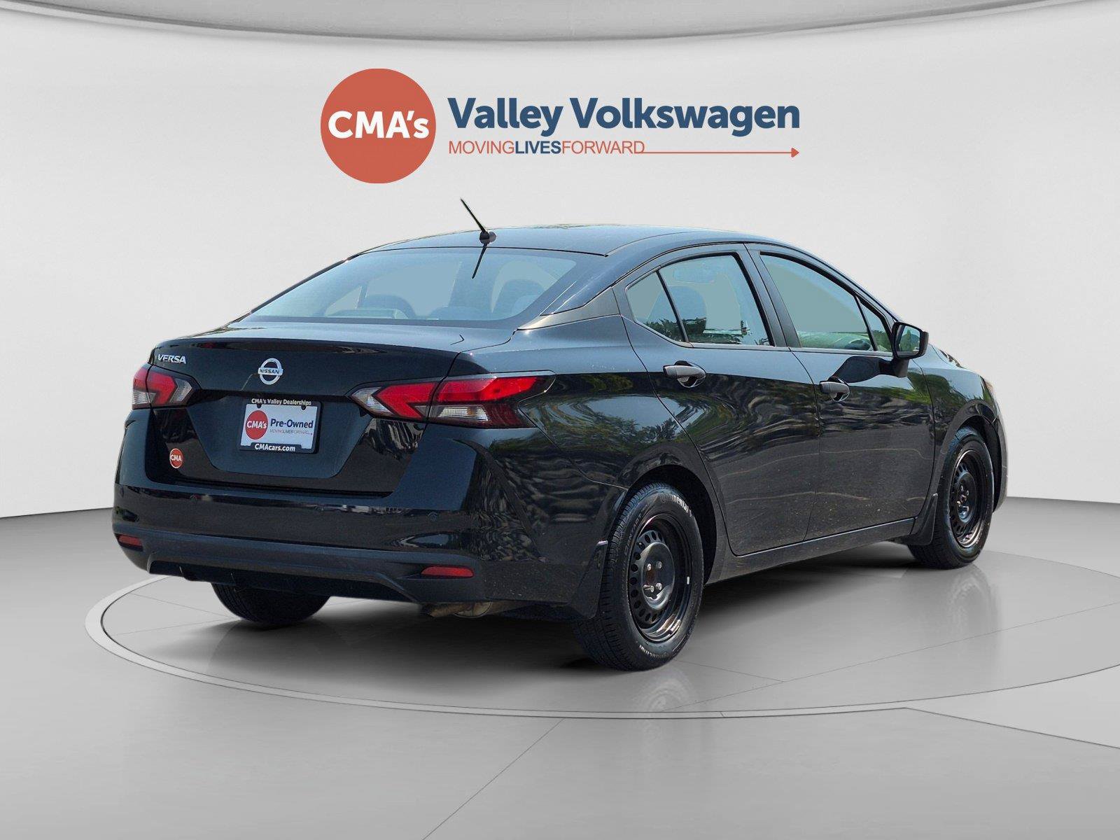 Used 2020 Nissan Versa S FWD image 5