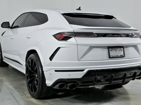 Used 2020 Lamborghini Urus image 10