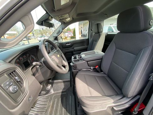 Used 2025 Chevrolet Silverado 1500 W/T image 11