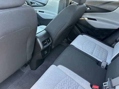 Used 2022 Chevrolet Equinox LT w/ Driver Convenience Package FWD image 16