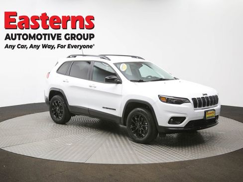 Used 2023 Jeep Cherokee Altitude Lux image 49