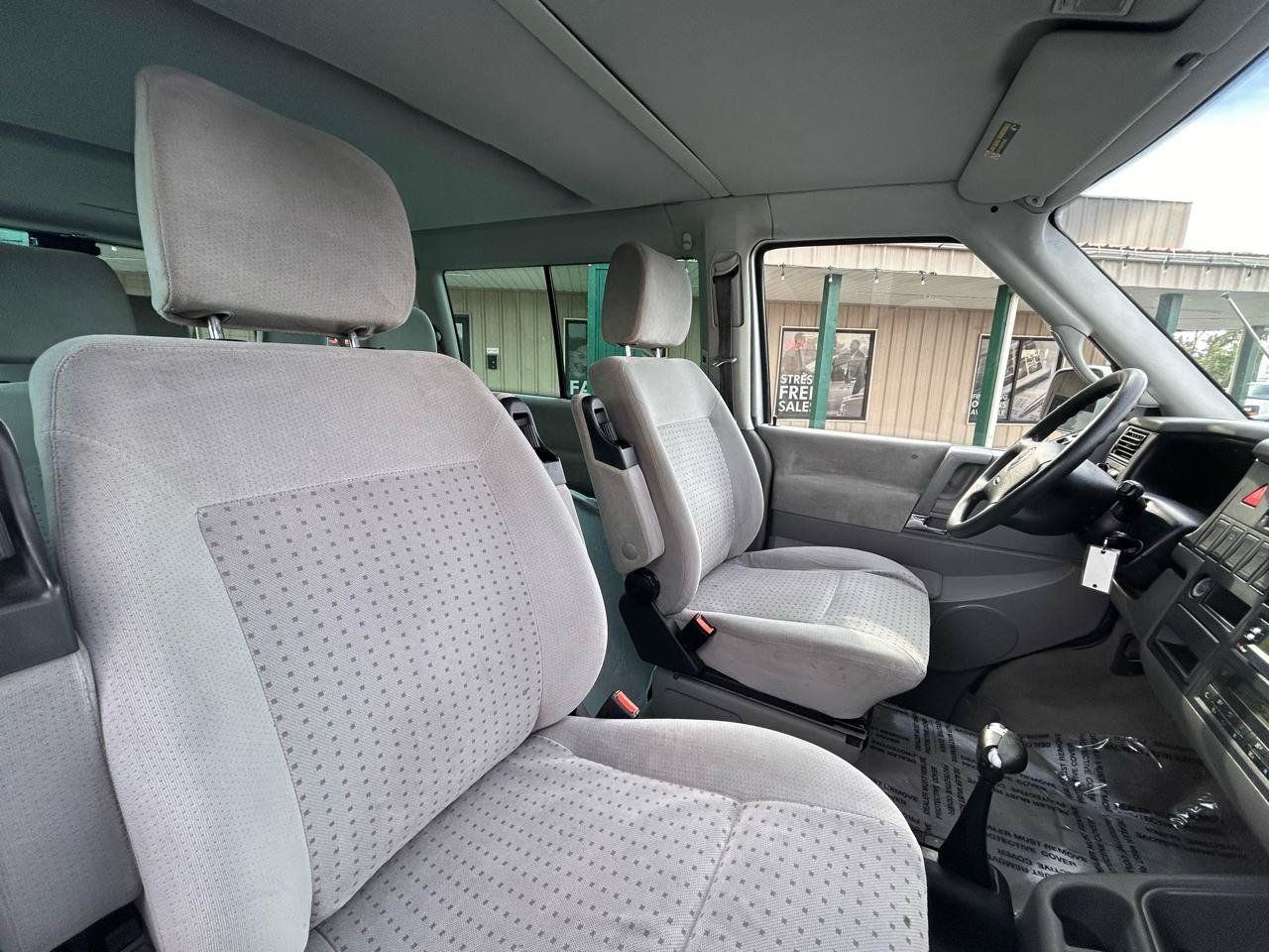 Used 2002 Volkswagen Eurovan GLS FWD image 17
