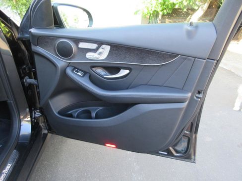 Used 2022 Mercedes-Benz GLC 300 4MATIC image 19