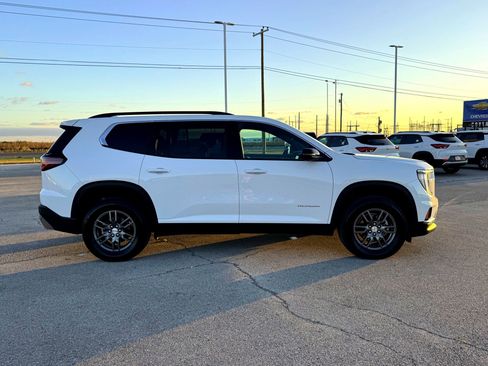 Used 2025 GMC Acadia Elevation image 5