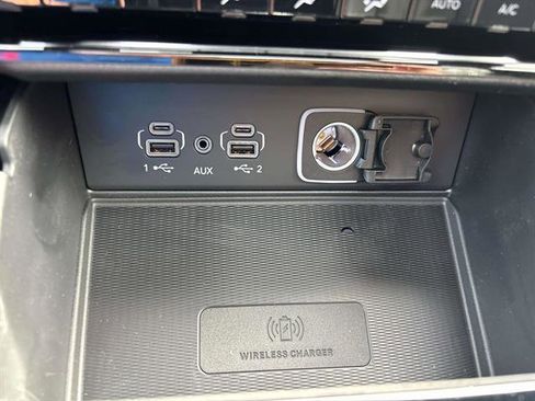 New 2025 Jeep Grand Cherokee Altitude image 12