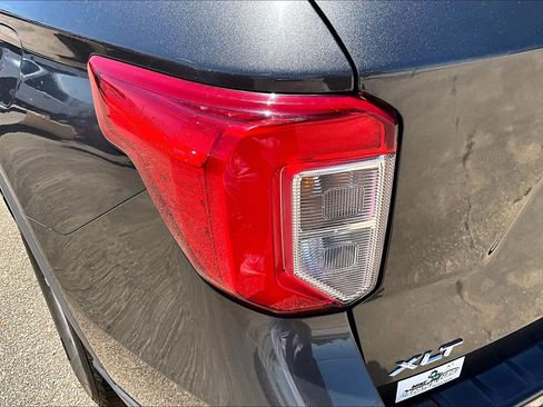 Used 2020 Ford Explorer XLT w/ Equipment Group 202A RWD image 29