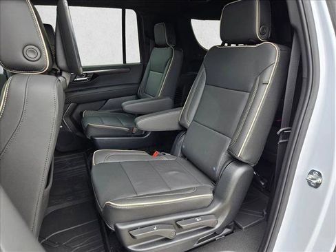 New 2026 Chevrolet Suburban Premier image 18