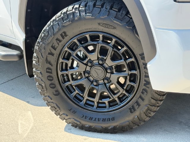 Used 2026 Toyota Tundra SR5 AWD/4WD image 2