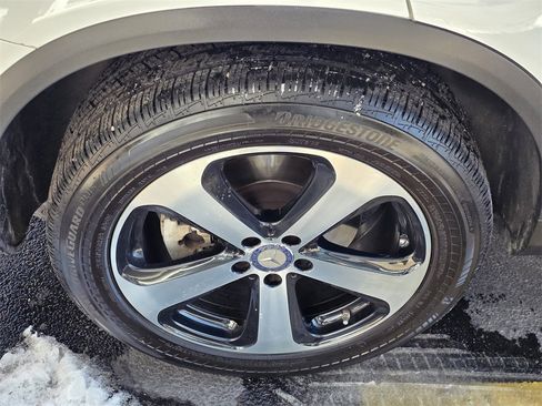 Used 2016 Mercedes-Benz GLC 300 4MATIC image 13