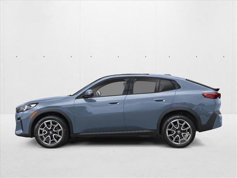 New 2026 BMW X2 xDrive28i w/ Convenience Package image 3
