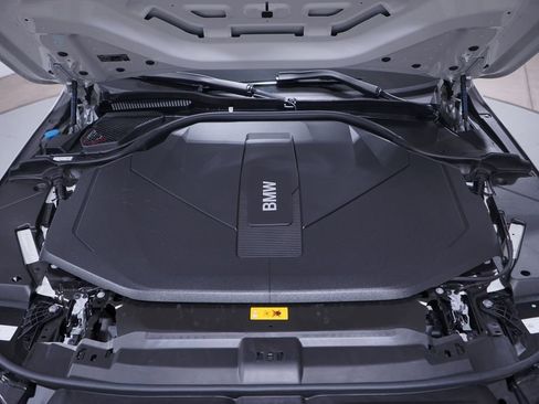 Used 2024 BMW i5 eDrive40i w/ M Sport Package image 23