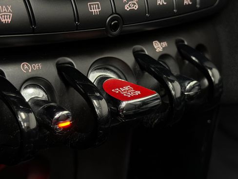 Used 2017 MINI Cooper S image 28