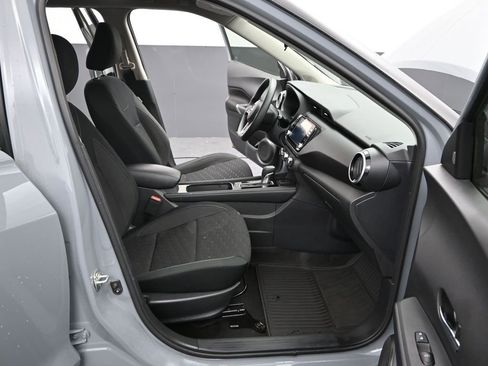 Used 2024 Nissan Kicks SV image 13
