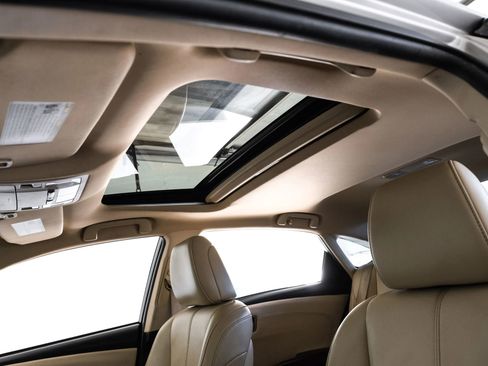 Used 2016 Toyota Avalon XLE Premium image 4