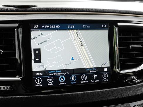 Used 2018 Chrysler Pacifica Touring-L Plus w/ Advanced Safetytec Group FWD image 18