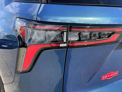 Certified 2025 Chevrolet Equinox RS w/ Safety and Technology Package FWD image 20