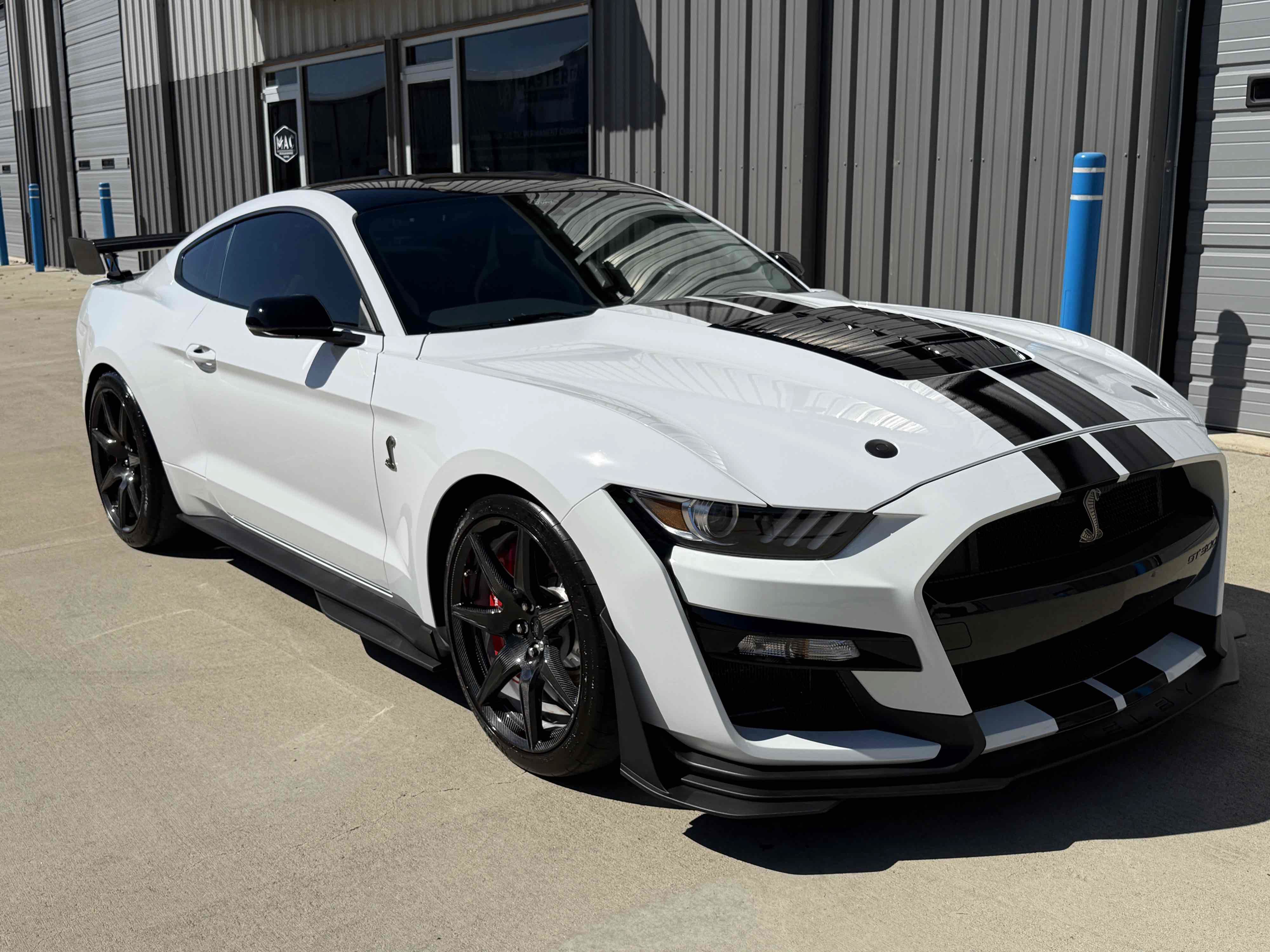 Used 2021 Ford Mustang Shelby GT500 w/ Carbon Fiber Track Pack RWD image 51