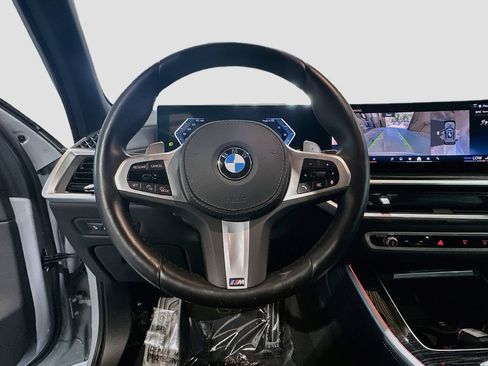 Used 2025 BMW X5 xDrive40i w/ M Sport Package AWD/4WD image 11