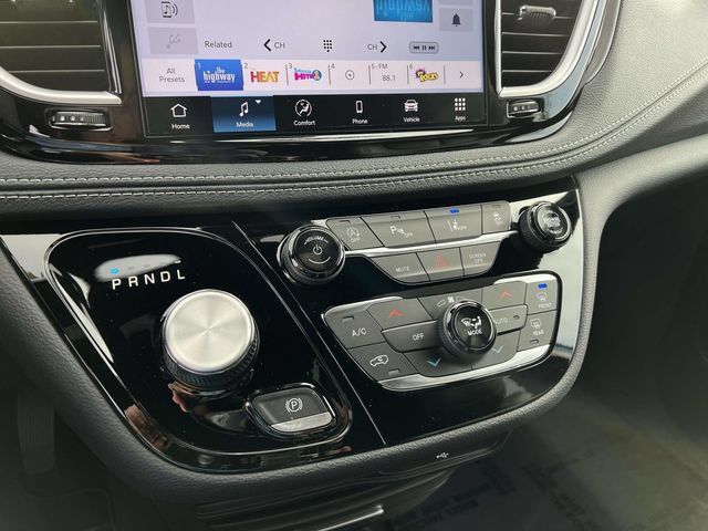 New 2026 Chrysler Pacifica Select w/ S Appearance Package FWD image 18