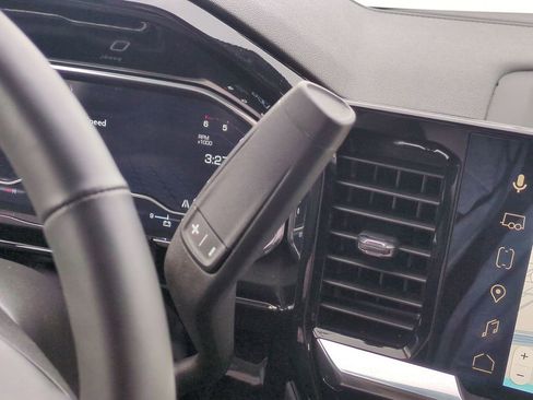 Used 2025 GMC Sierra 1500 Elevation image 30