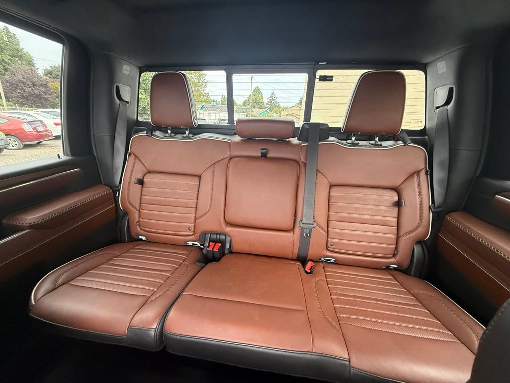 Used 2024 GMC Sierra 3500 Denali Ultimate AWD/4WD image 24