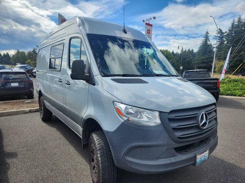 Used 2024 Mercedes-Benz Sprinter 2500 image 2