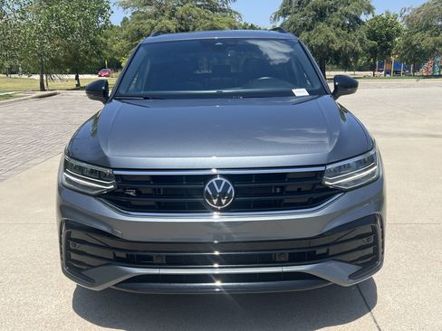 Certified 2024 Volkswagen Tiguan SE R-Line AWD/4WD image 3