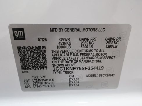 Certified 2025 Chevrolet Silverado 2500 LT w/ Convenience Package image 32