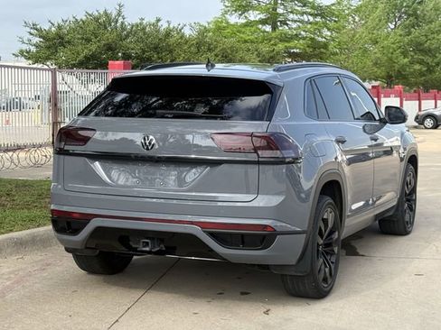 Used 2021 Volkswagen Atlas Cross Sport SEL R-Line w/ Cross Sport MDO Package FWD image 4