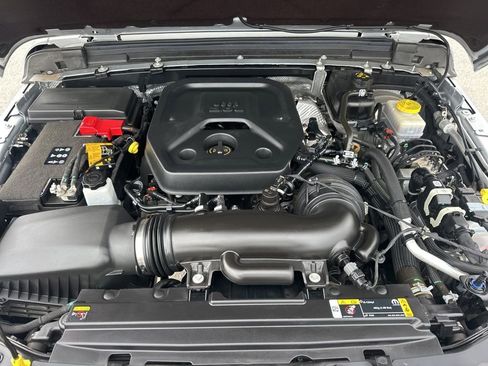 Used 2024 Jeep Wrangler Sport S image 30