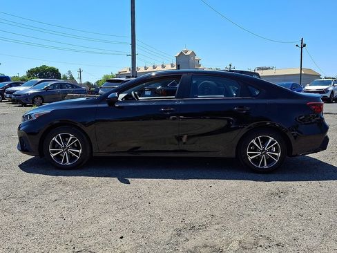 Certified 2023 Kia Forte LXS FWD image 4
