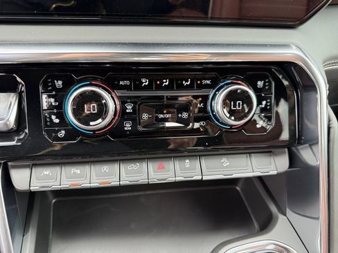 New 2026 GMC Sierra 1500 Denali Ultimate w/ LPO, Black Badging Package AWD/4WD image 23