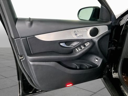 Certified 2019 Mercedes-Benz GLC 300 4MATIC image 22