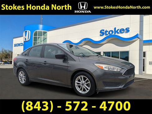 Used 2018 Ford Focus SE image 1