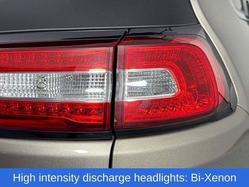 Used 2017 Jeep Cherokee Latitude w/ Comfort/Convenience Group image 34