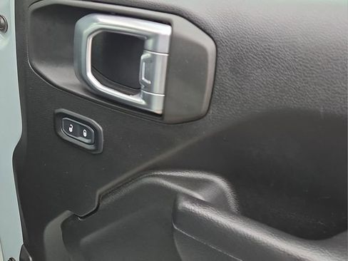 Used 2023 Jeep Wrangler Unlimited Rubicon 4xe image 14