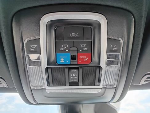 New 2026 RAM 1500 4x4 Crew Cab image 19