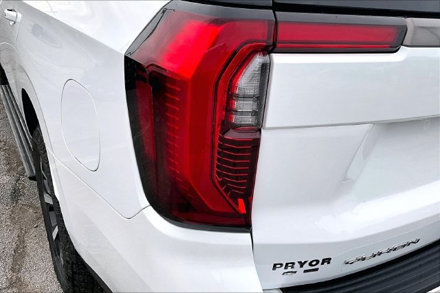 Used 2025 GMC Yukon AT4 Ultimate AWD/4WD image 23