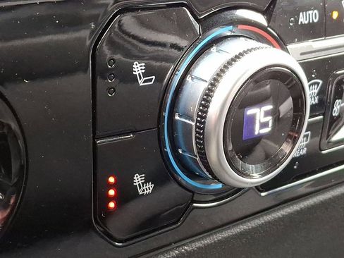 Used 2024 GMC Sierra 1500 Elevation image 19