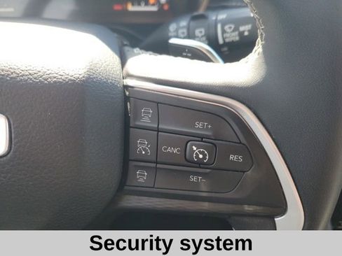 Used 2023 Jeep Grand Cherokee L Laredo image 10