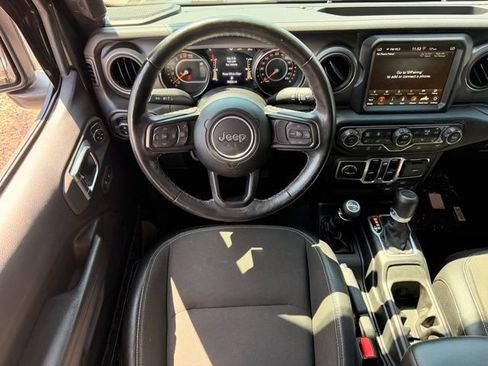 Used 2023 Jeep Gladiator Sport AWD/4WD image 15