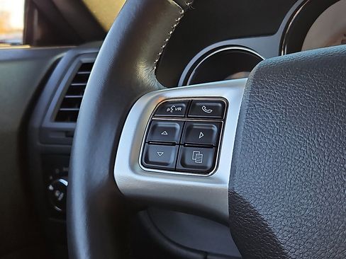 Used 2013 Dodge Challenger R/T w/ Electronics Convenience Group image 21