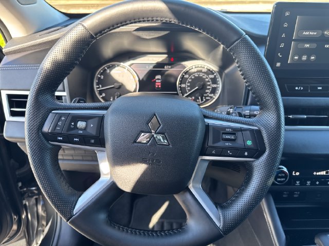 Used 2025 Mitsubishi Outlander SE AWD/4WD image 15