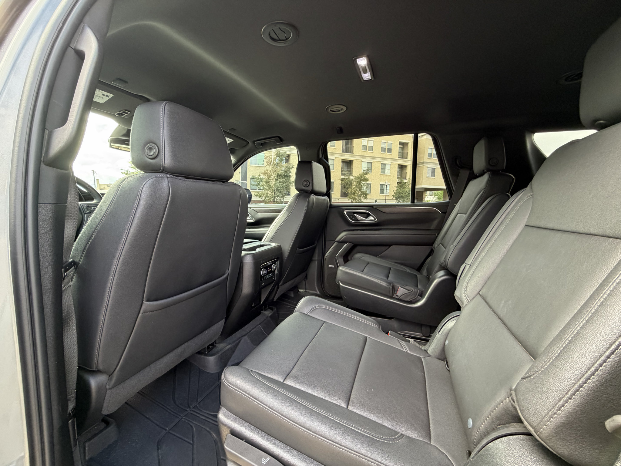 Used 2023 Chevrolet Tahoe Z71 w/ Z71 Off-Road Package AWD/4WD image 13