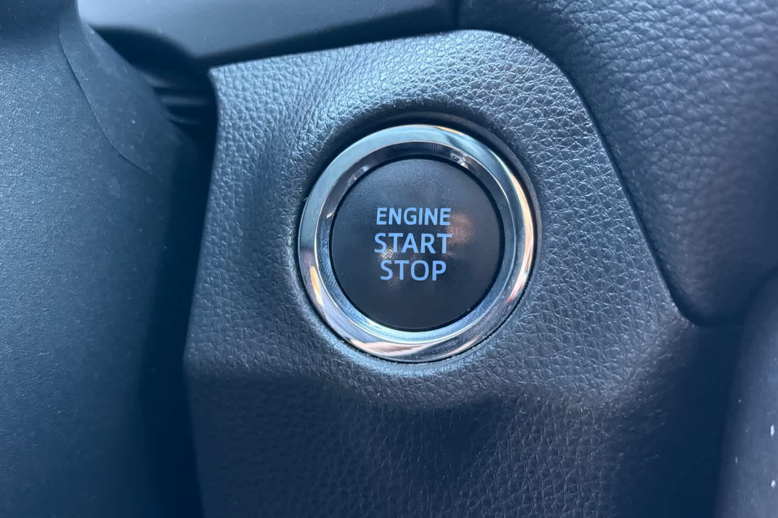 Used 2019 Toyota RAV4 XLE Premium w/ Cold Weather Package AWD/4WD image 24