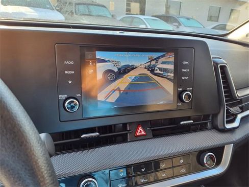 Used 2024 Kia Sportage LX image 19