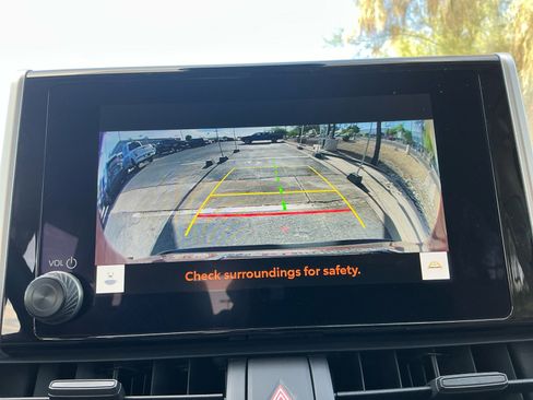 Certified 2025 Toyota RAV4 LE AWD/4WD image 29